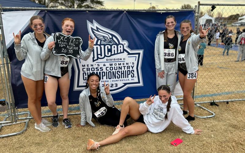 COLLEGE CROSS COUNTRY FGC women place 10th at NJCAA National